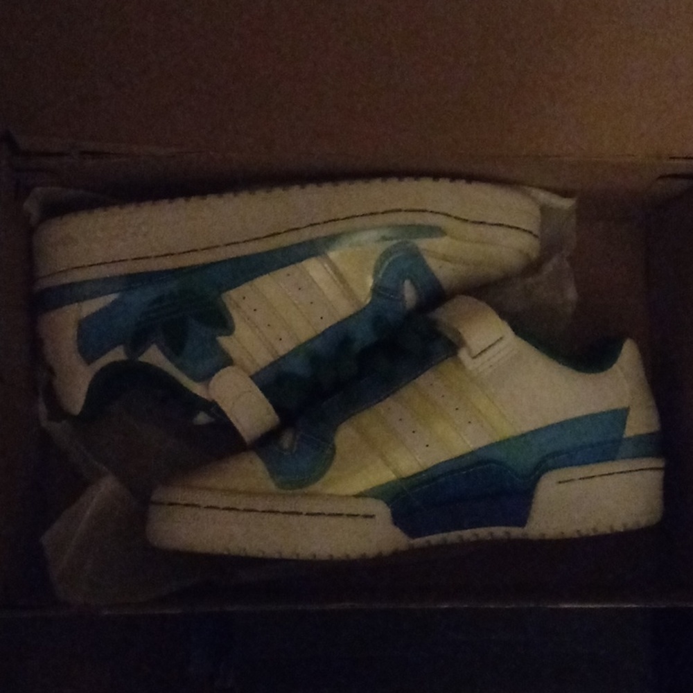 Forums gym shoes size 4y